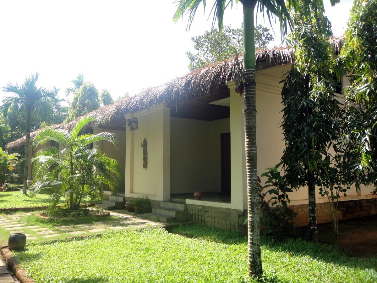 Golden Sunrise Hotel Kyaikto Exterior photo