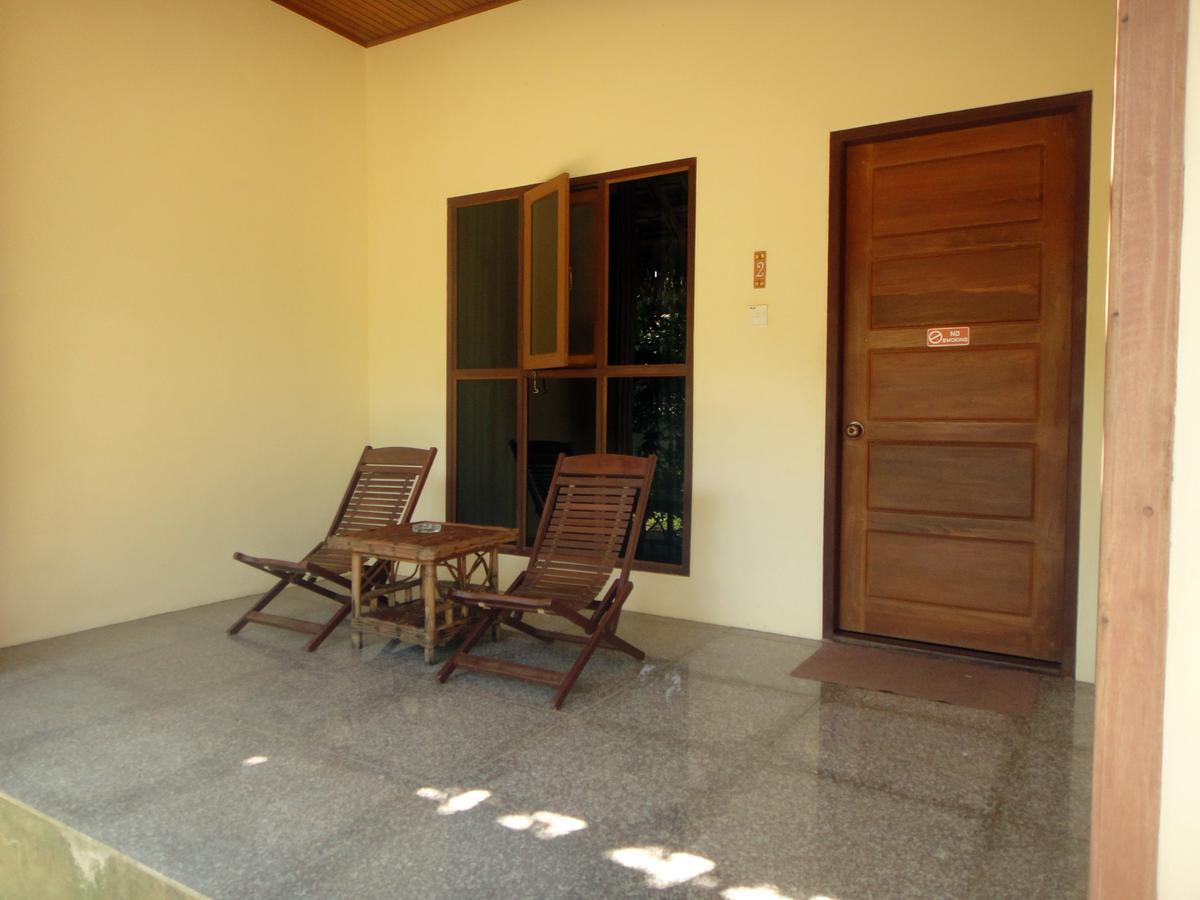 Golden Sunrise Hotel Kyaikto Exterior photo