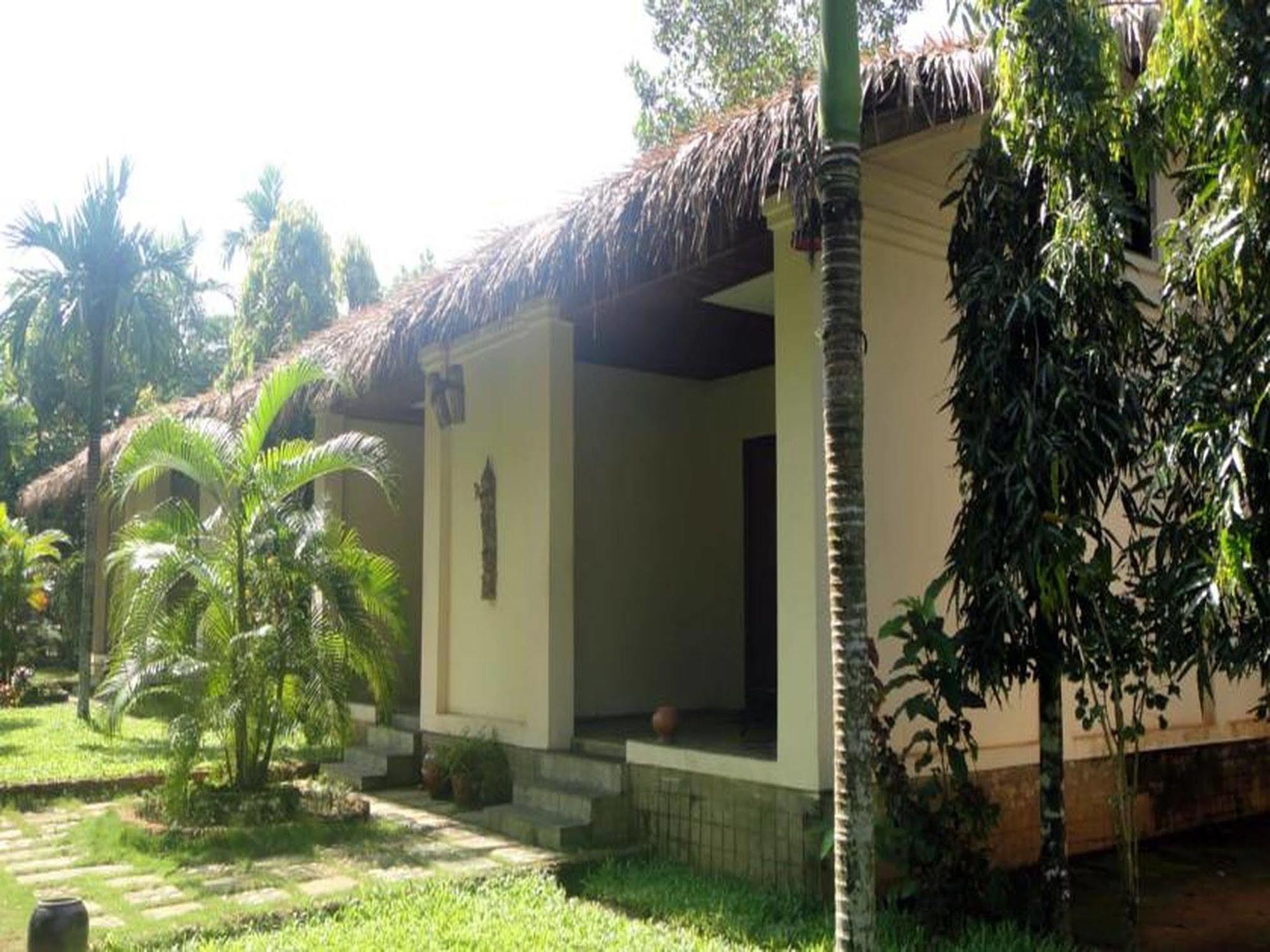 Golden Sunrise Hotel Kyaikto Exterior photo