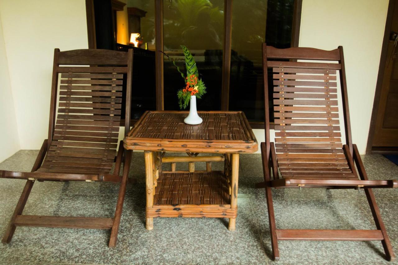 Golden Sunrise Hotel Kyaikto Exterior photo