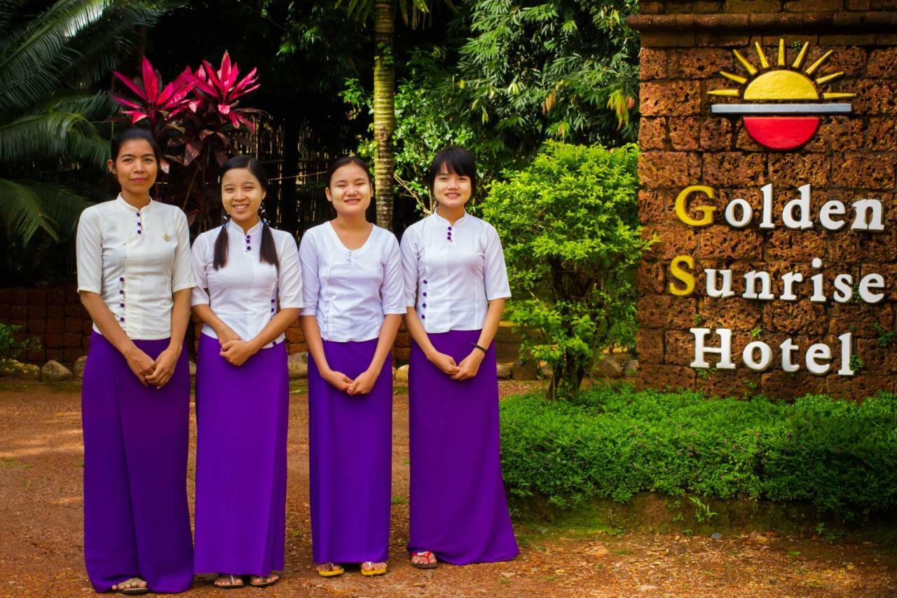 Golden Sunrise Hotel Kyaikto Exterior photo